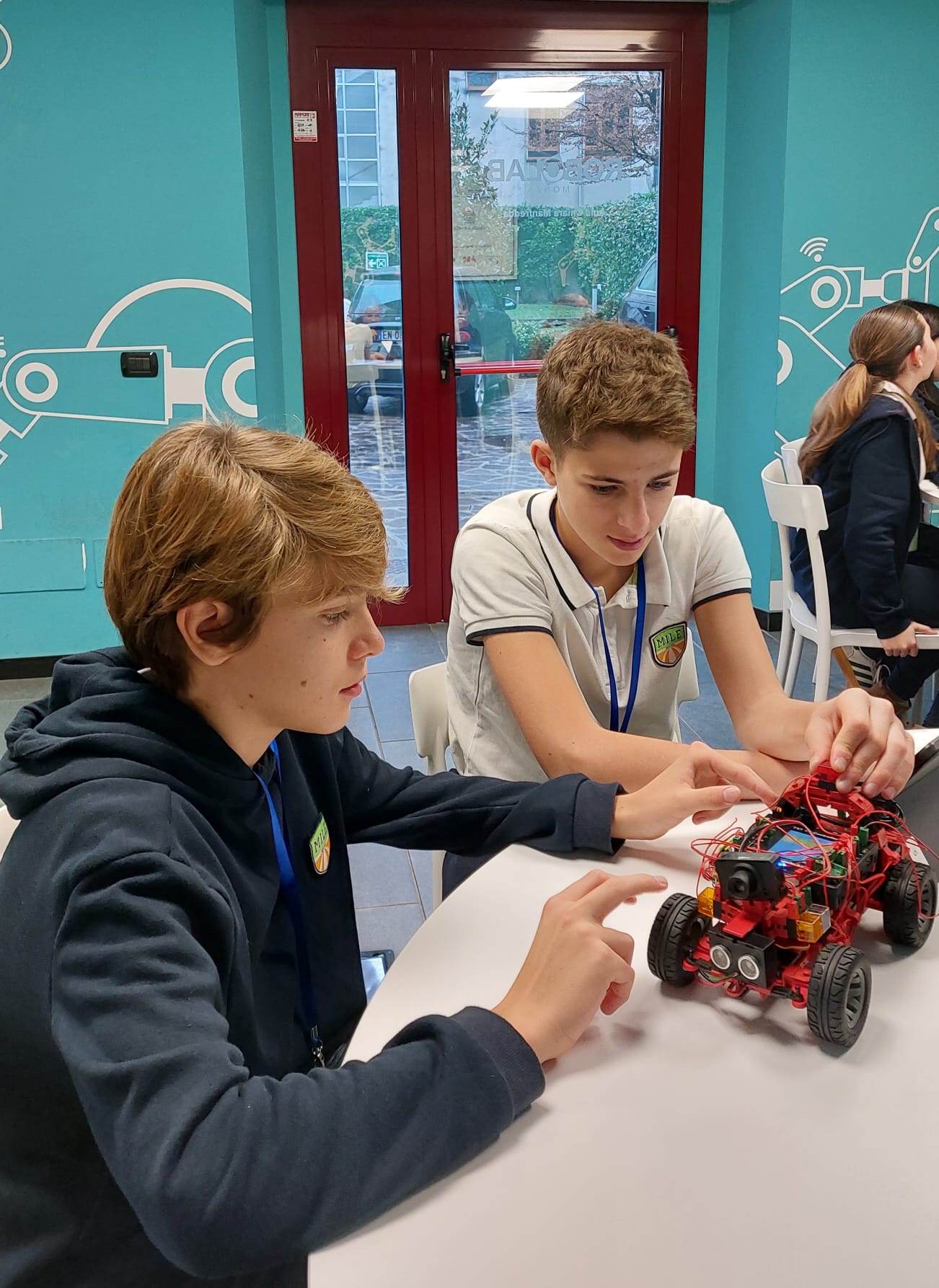 Discovering Robotics: Eighth-Grade Visit to RoboLab